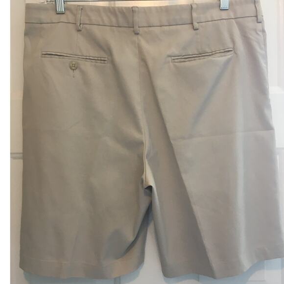 PGA Tour Pro Tour Size 38 Elastic Waist Pleated Beige Golf Shorts - Picture 2 of 6